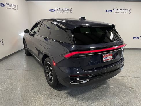 Used 2024 Lincoln Nautilus Premier w/ Equipment Group 102A image 4