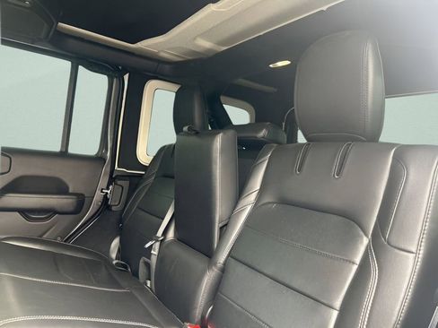 Used 2021 Jeep Wrangler Unlimited Sahara image 18