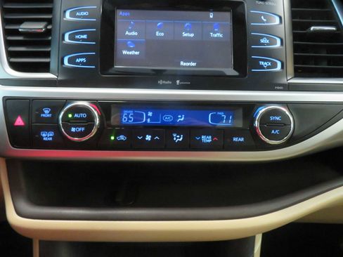 Used 2014 Toyota Highlander Plus image 41