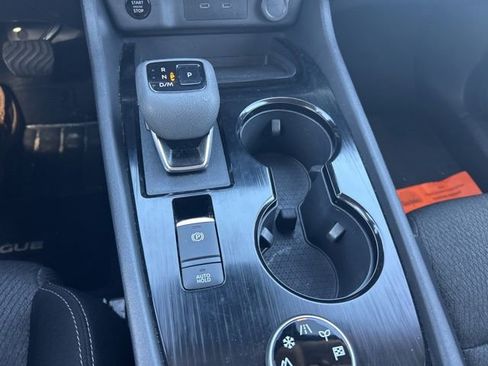 Used 2025 Nissan Rogue SV image 32