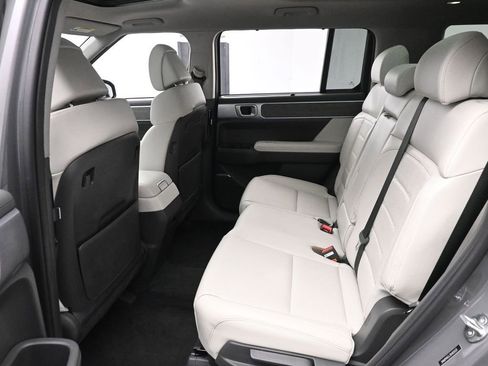 Used 2024 Hyundai Santa Fe Limited image 16