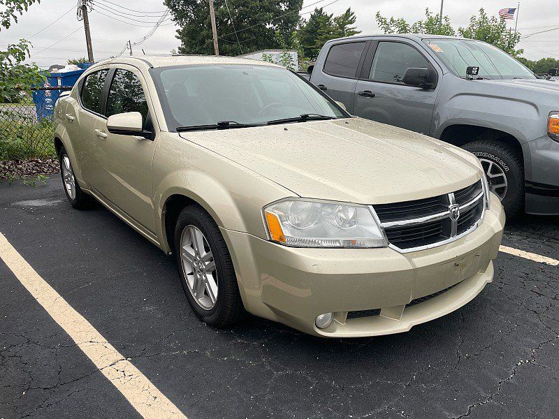 Used 2010 Dodge Avenger R/T FWD image 3