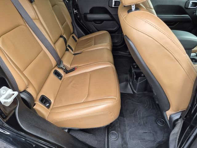 Used 2020 Jeep Gladiator Rubicon w/ Advanced Safety Group AWD/4WD image 20