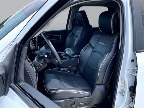 Used 2024 RAM 2500 Laramie AWD/4WD image 8