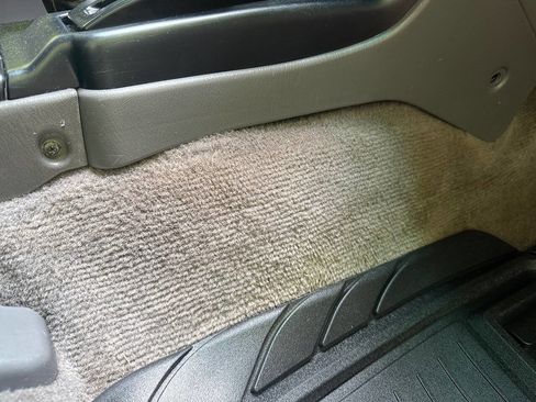 Used 2001 Toyota 4Runner SR5 AWD/4WD image 98