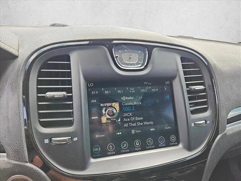 Used 2019 Chrysler 300 S image 19