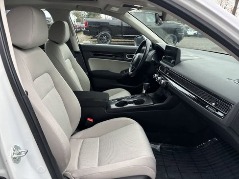 Used 2023 Honda Civic EX image 4