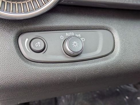 New 2026 Chevrolet Trax ACTIV w/ Sunroof Package FWD image 14