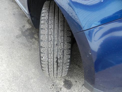 Used 2012 Ford Edge Limited image 19