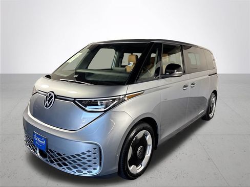Certified 2025 Volkswagen ID. Buzz Pro S RWD image 3