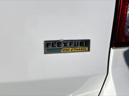 Used 2018 Dodge Grand Caravan SE w/ UConnect Hands-Free Group image 29