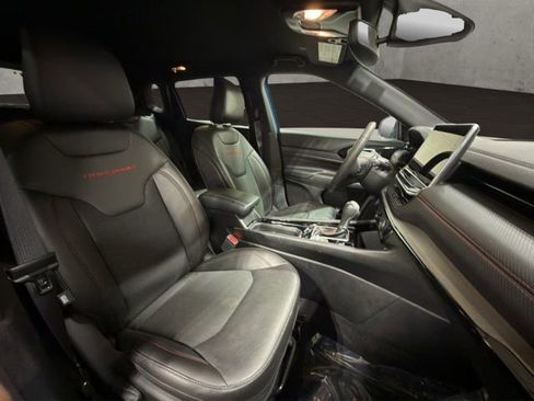 Used 2024 Jeep Compass Trailhawk w/ Trailhawk Convenience Group image 20