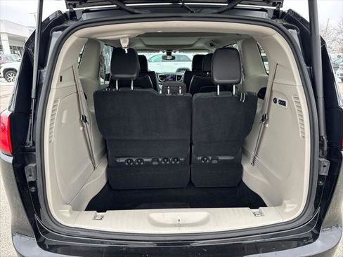 Certified 2020 Chrysler Pacifica Limited image 36