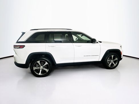 Used 2023 Jeep Grand Cherokee 4WD 4xe image 10