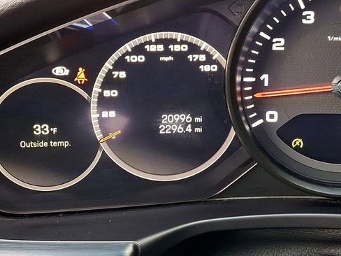 Certified 2023 Porsche Panamera 4 Platinum Edition image 26