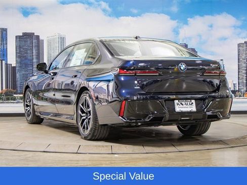 Used 2025 BMW 750e xDrive w/ Executive Package AWD/4WD image 9