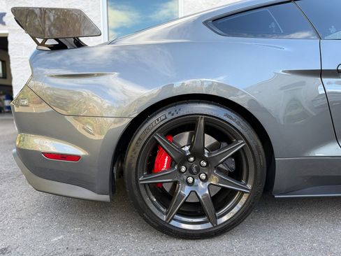 Used 2022 Ford Mustang Shelby GT500 w/ Carbon Fiber Track Pack image 39