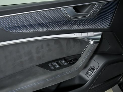 Used 2024 Audi RS 7 Performance AWD/4WD image 18