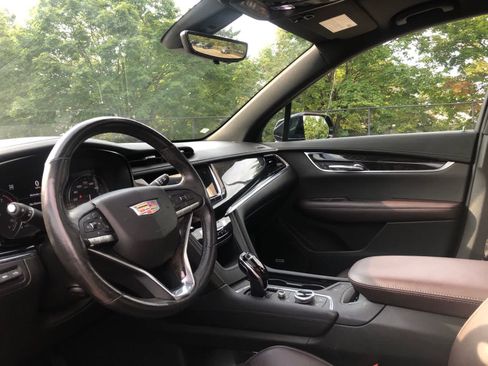 Used 2021 Cadillac XT6 Premium Luxury AWD/4WD image 7