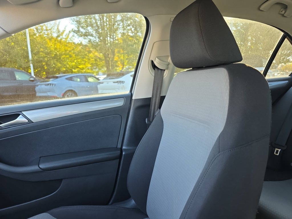Used 2017 Volkswagen Jetta S w/ Jetta S Cold Weather Package FWD image 40