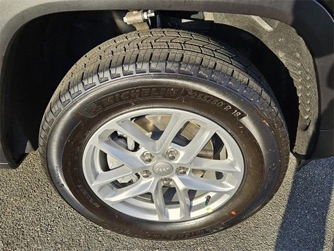 New 2025 Jeep Grand Cherokee Laredo X w/ Luxury Tech Group I image 15