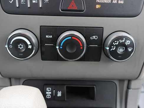 Used 2015 Chevrolet Traverse LS FWD image 12