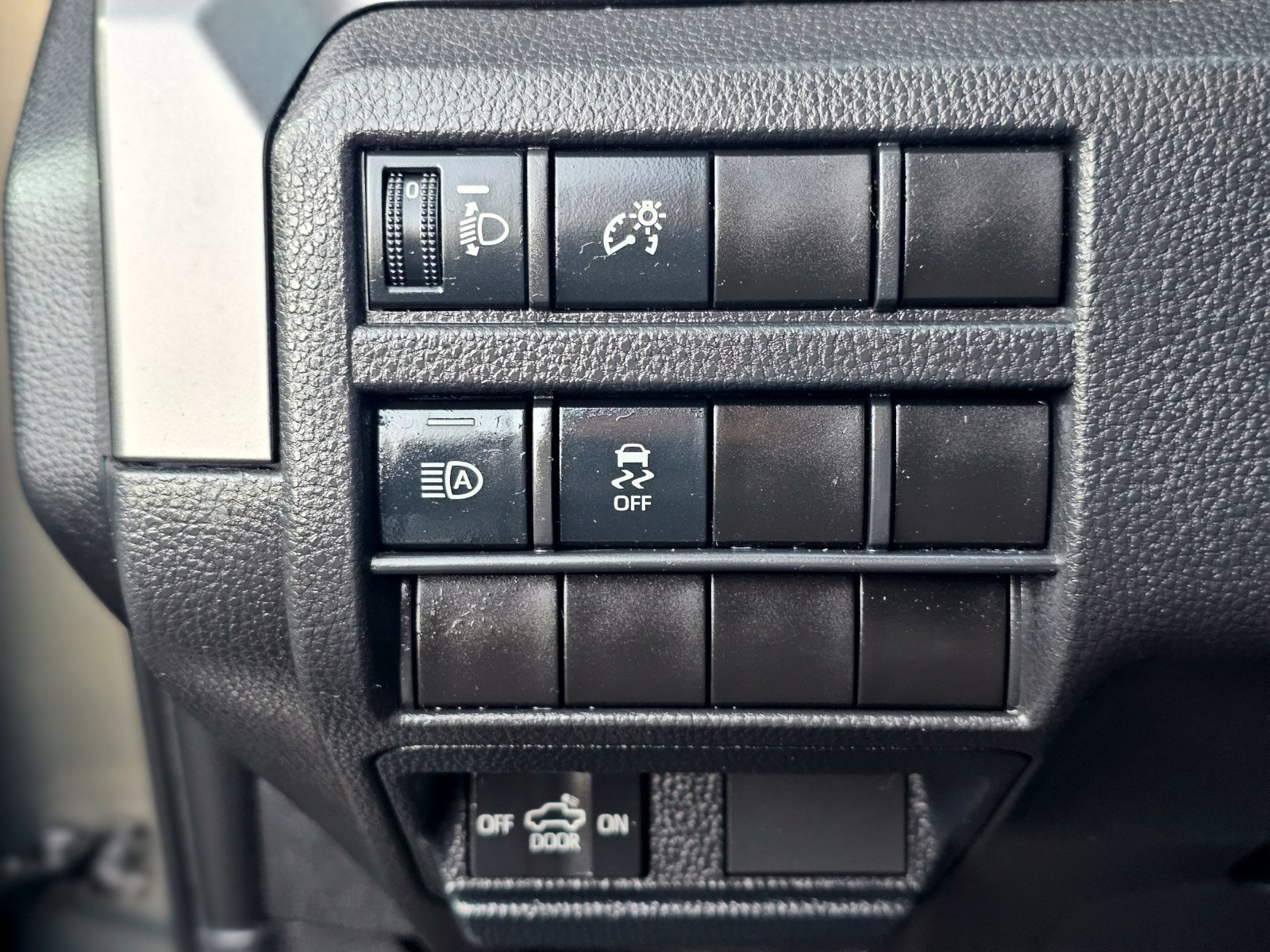 Used 2025 Toyota Tacoma TRD Off-Road AWD/4WD image 29