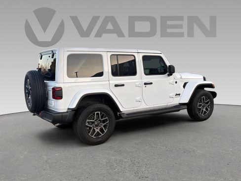 New 2026 Jeep Wrangler Unlimited Sahara AWD/4WD image 21