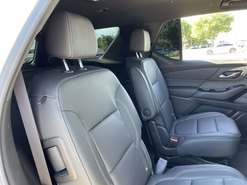 Used 2023 Chevrolet Traverse LT FWD image 28