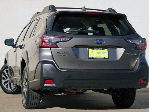 Used 2024 Subaru Outback Premium AWD/4WD image 5