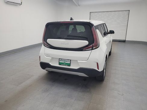 Used 2023 Kia Soul LX w/ LX Technology Package image 7