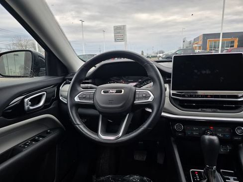 Used 2022 Jeep Compass Limited AWD/4WD image 16