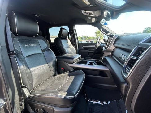 Used 2022 RAM 2500 Laramie AWD/4WD image 18