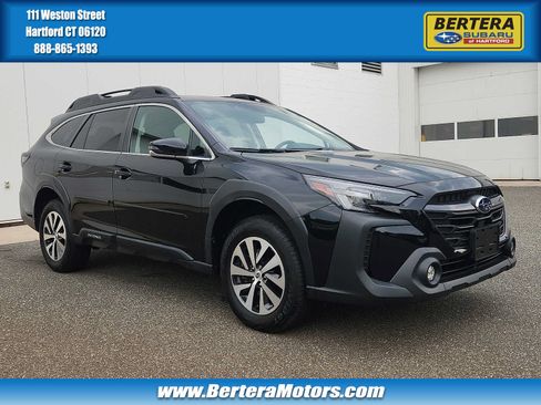 Used 2024 Subaru Outback Premium AWD/4WD image 1