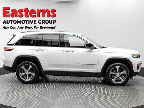 Used 2023 Jeep Grand Cherokee 4WD 4xe image 5