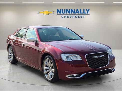 Used 2019 Chrysler 300 Limited RWD image 7