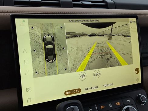 New 2026 Land Rover Defender 110 X-Dynamic SE image 31