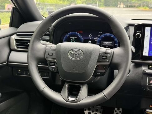 Used 2026 Toyota Camry XSE AWD/4WD image 9