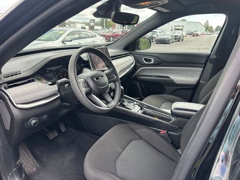 Used 2023 Jeep Compass Sport AWD/4WD image 9