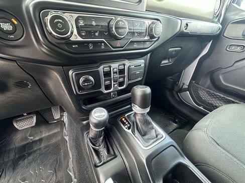 Used 2021 Jeep Gladiator Sport AWD/4WD image 35