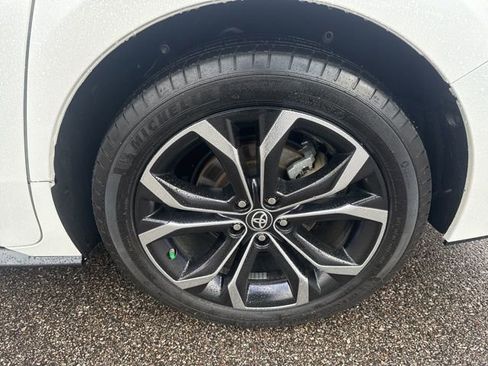 Used 2025 Toyota Sienna Platinum image 12