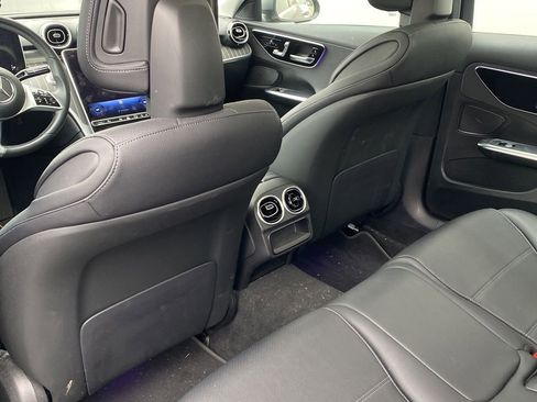 Used 2023 Mercedes-Benz C 300 Sedan image 11