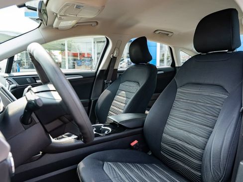 Used 2016 Ford Fusion SE FWD image 22