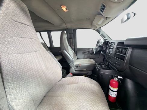 Used 2018 Chevrolet Express 3500 LT w/ LT Preferred Equipment Group RWD image 28