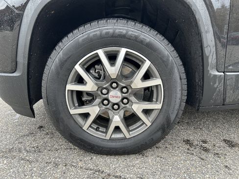 Used 2023 GMC Acadia SLE w/ Driver Convenience Package image 12