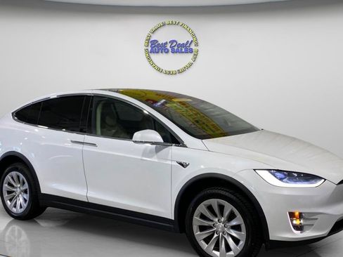 Used 2017 Tesla Model X 75D AWD/4WD image 7