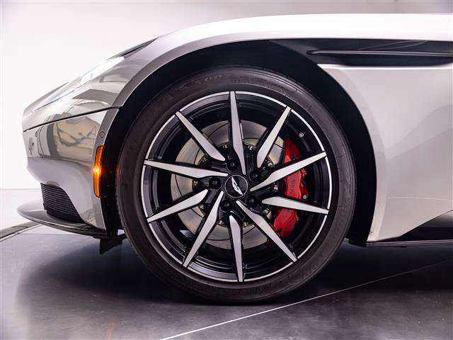 Used 2021 Aston Martin DB11 Coupe RWD image 4