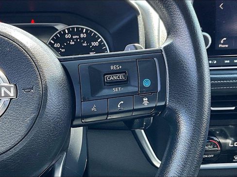Used 2024 Nissan Rogue SV AWD/4WD image 13