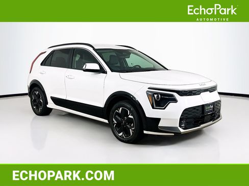 Used 2024 Kia Niro Wind w/ Wind Preserve Package FWD image 1