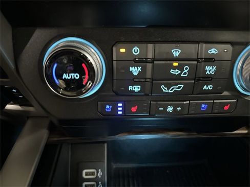 Used 2020 Ford F150 Lariat w/ Equipment Group 502A Luxury image 32